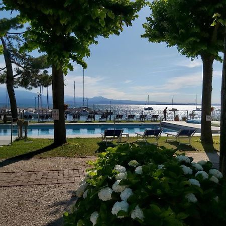 Villaggio Turistico Dei Tigli Padenghe sul Garda Eksteriør billede
