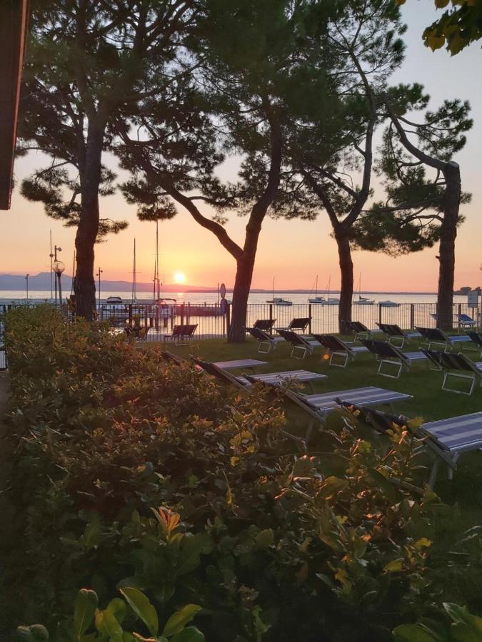 Villaggio Turistico Dei Tigli Padenghe sul Garda Eksteriør billede