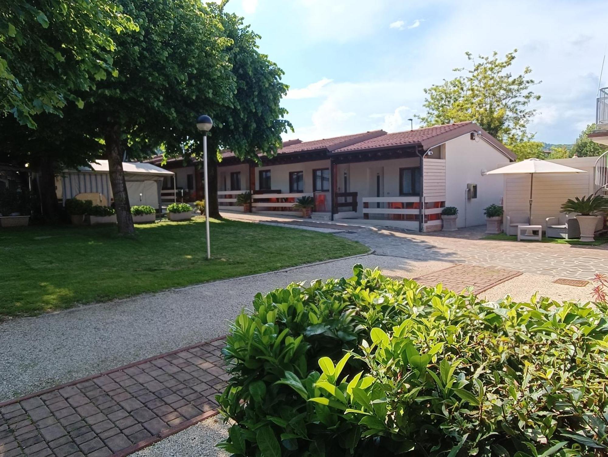 Villaggio Turistico Dei Tigli Padenghe sul Garda Værelse billede