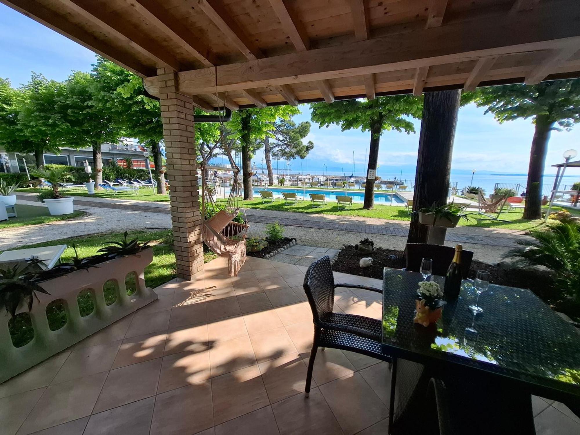 Villaggio Turistico Dei Tigli Padenghe sul Garda Værelse billede