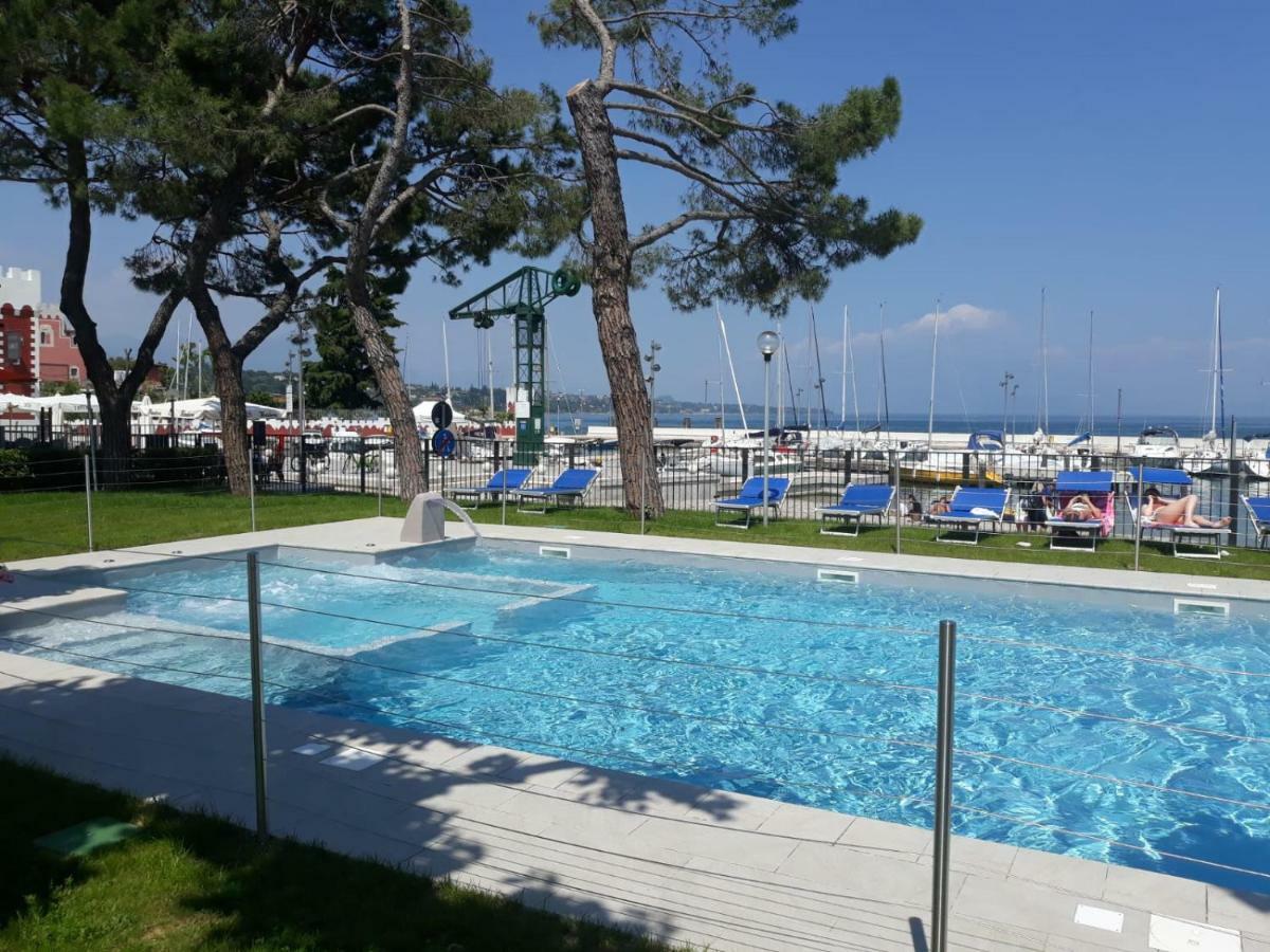 Villaggio Turistico Dei Tigli Padenghe sul Garda Eksteriør billede